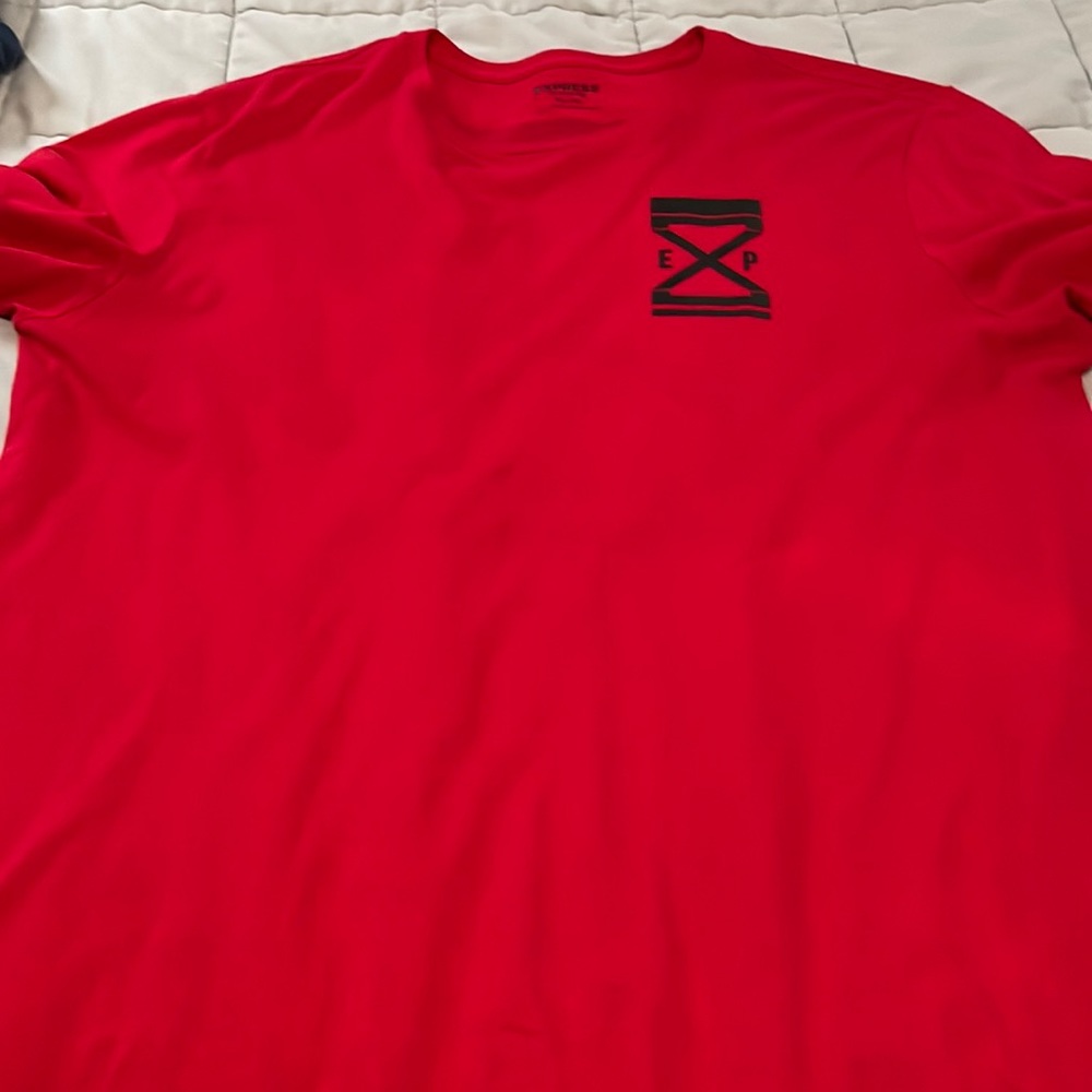 NWOT EXPRESS XL TEE